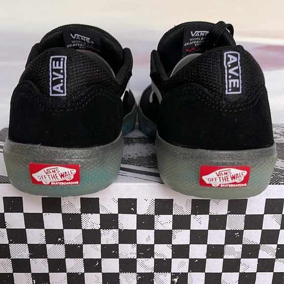 Vans Men’s Ave
Black/White
VN0A5JIBY28
Sneakers - Picture 10 of 16